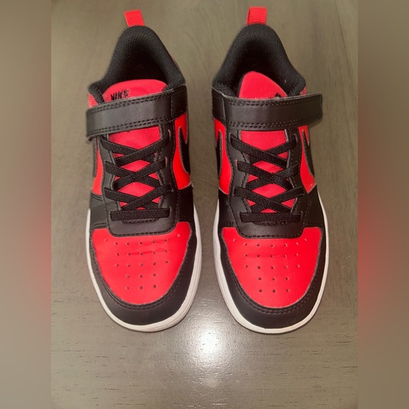 Nike Kids Black and Red Sneakers - Picture 2 of 6